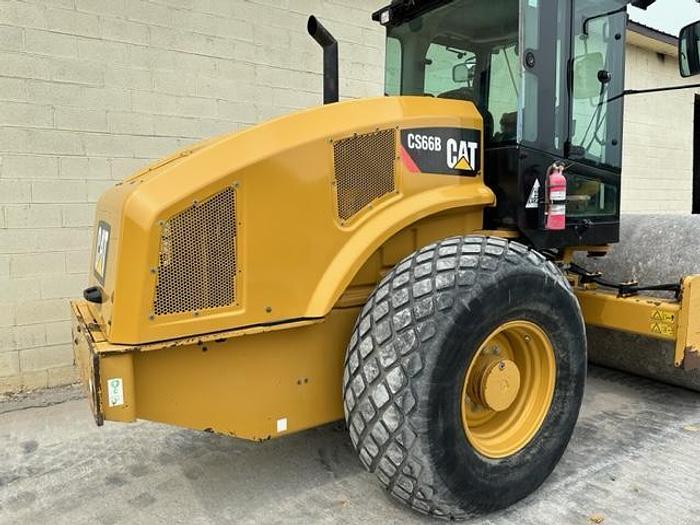 Used 2017 CATERPILLAR CS66B