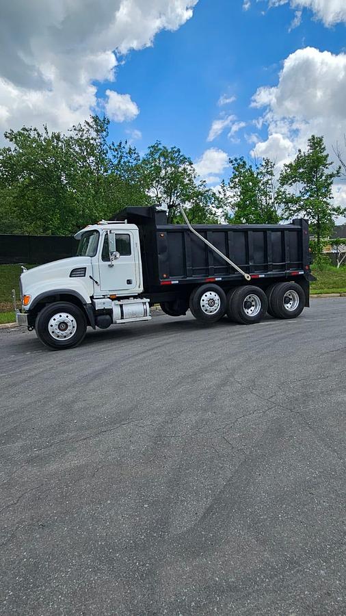 Used 2005 Mack *** ALLISON AUTOMATIC *** CV713 Granite