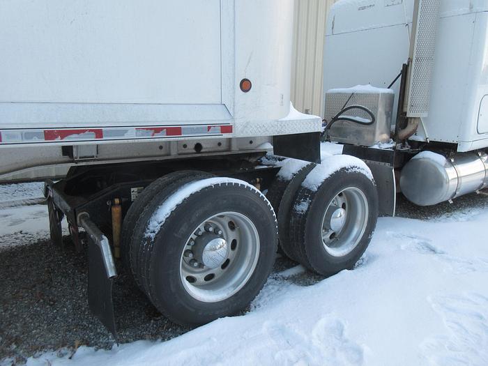 Used 2006 Peterbuit sleeper 387