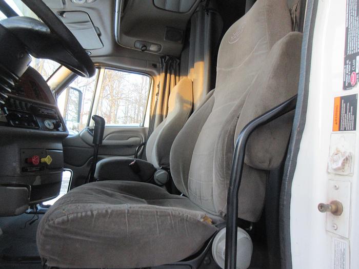 Used 2006 Peterbuit sleeper 387