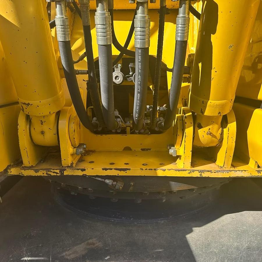 Used 2021 Komatsu PC210 LC-11