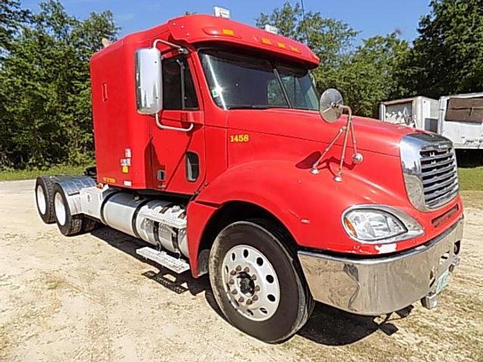 Used 2007 Freightliner Columbia 120, CAT C13