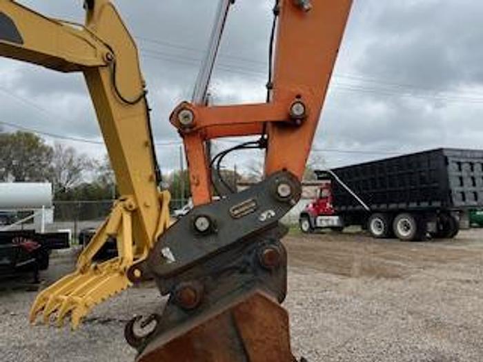 Used 2014 Doosan DX225LC