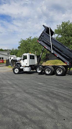 Used 2003  Mack *** ALLISON AUTOMATIC *** CV713 Granite