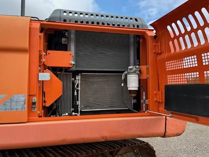Used 2014 Doosan DX225LC
