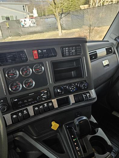 Used 2017 *** ALLISON AUTOMATIC *** Kenworth T880