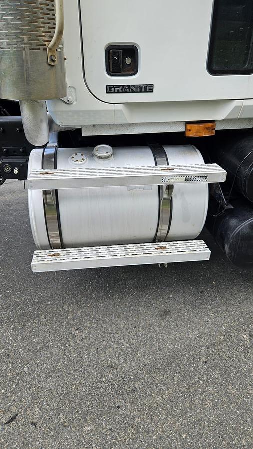 Used 2005 Mack *** ALLISON AUTOMATIC *** CV713 Granite