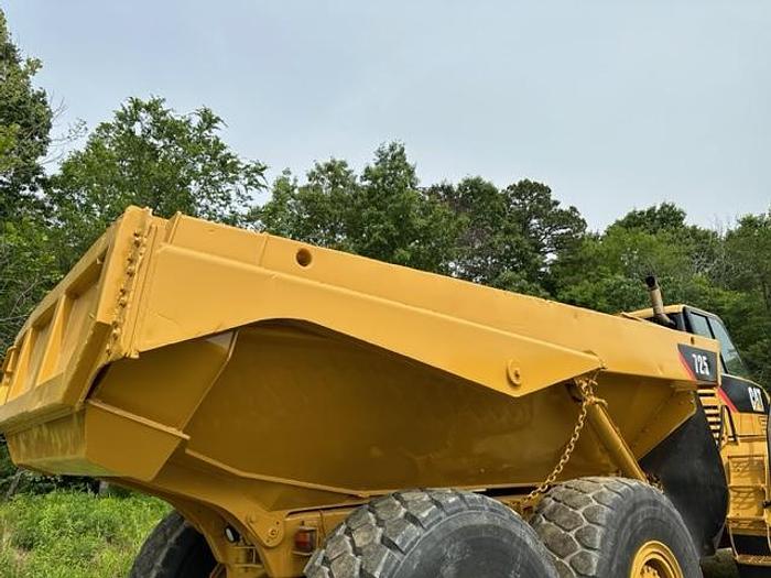 Used 2008 CAT 725