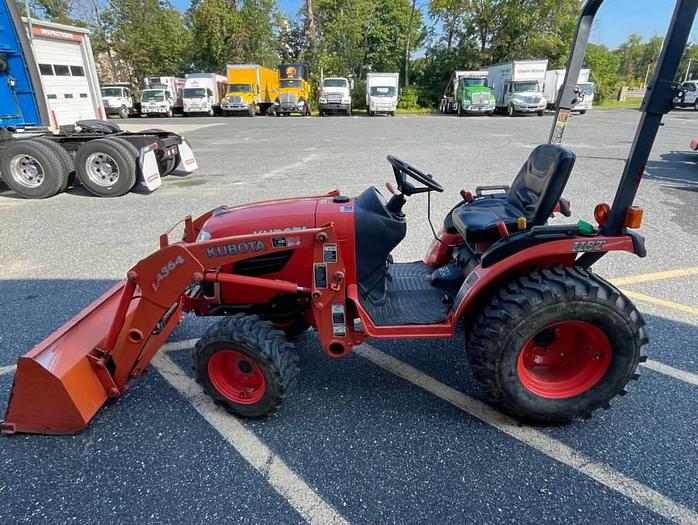 Used 2014 Kubota B2620HSD
