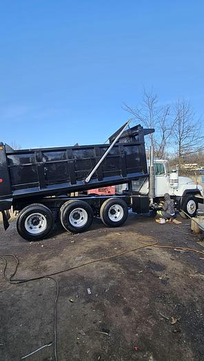 Used 2001 Mack *** Allison Automatic ***  RD688s