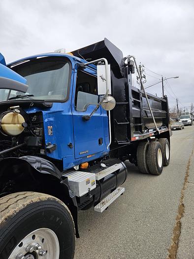 Used 2004 Mack *** ALLISON AUTOMATIC *** CV713 Granite