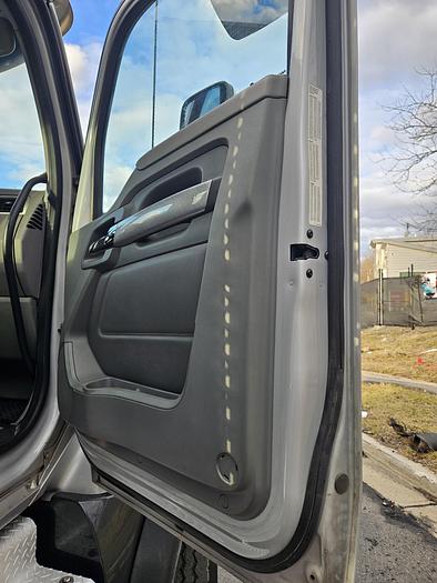 Used 2017 *** ALLISON AUTOMATIC *** Kenworth T880