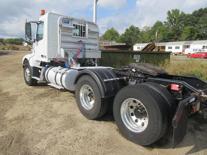 Used 2018 Volvo Road tractor/ has Wet line kit
