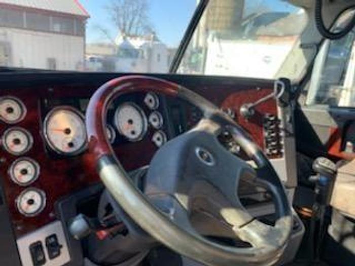 Used 2017 Freightliner Coronado SD122