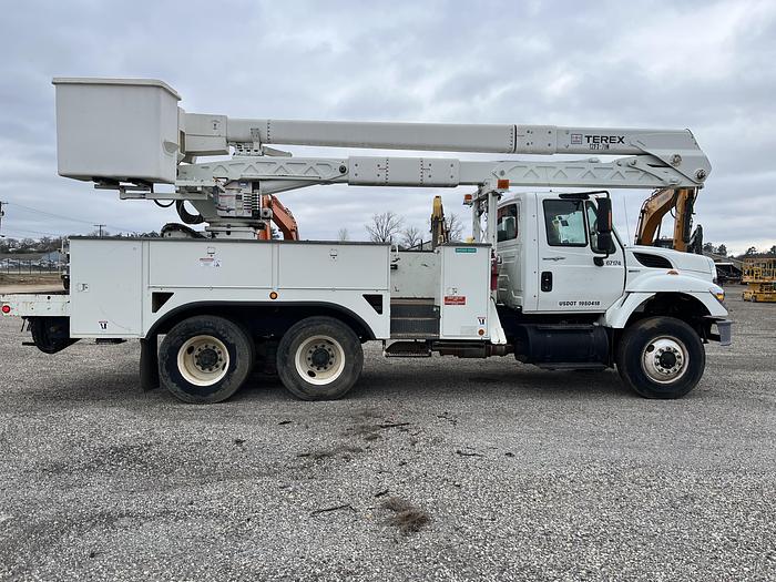 Used 2010 International 7400 Bucket Truck