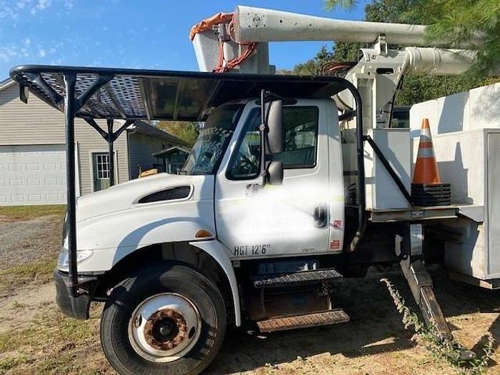 Used 2005 International 4300SBA