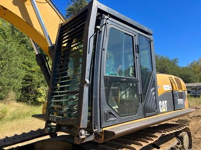 Used 2012 CATERPILLAR 320SDL