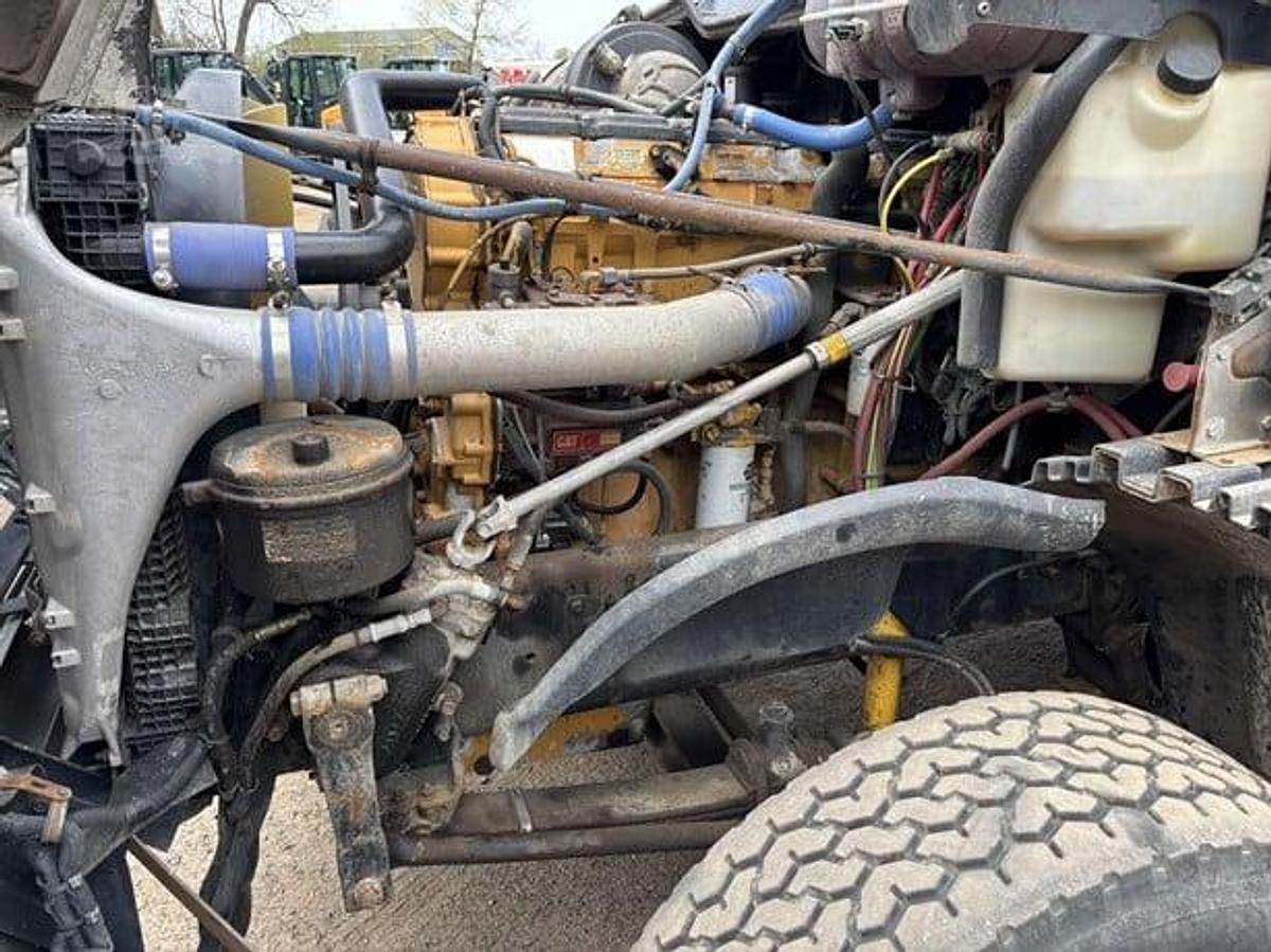 Used 2001 Freight line  Columbia 120/ Wet Line Kit 