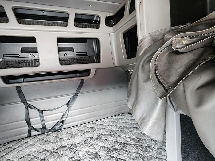 Used 2009 Peterbilt 386