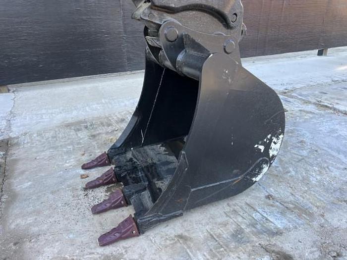 Used 2015 Komatsu PC-138-10