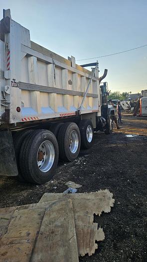 Used 2001 Mack *** Allison Automatic *** RD688s