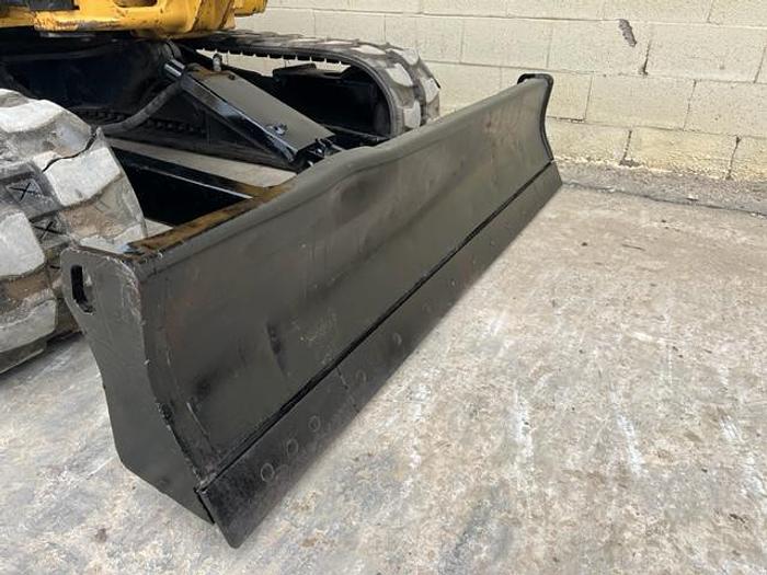 Used 2018 CATERPILLAR 305.5E2