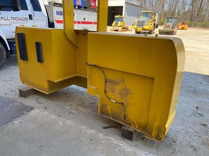 Used 2023 Komatsu PC490LC-11