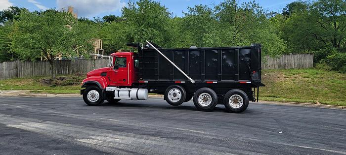 Used 2006 *** ALLISON AUTO *** MACK CV713 Granite