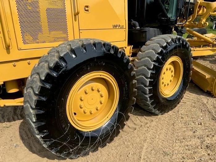 Used 2008 CATERPILLAR 12M