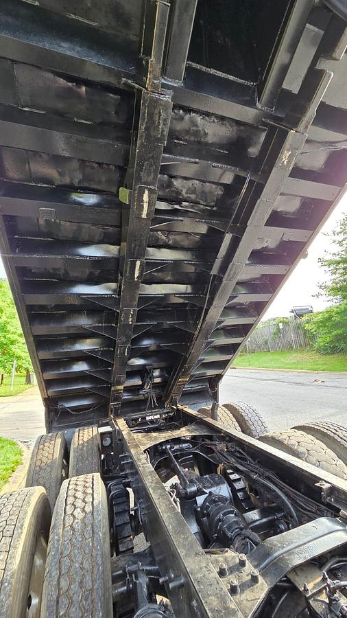 Used 2003 Mack *** ALLISON AUTOMATIC *** CV713 Granite