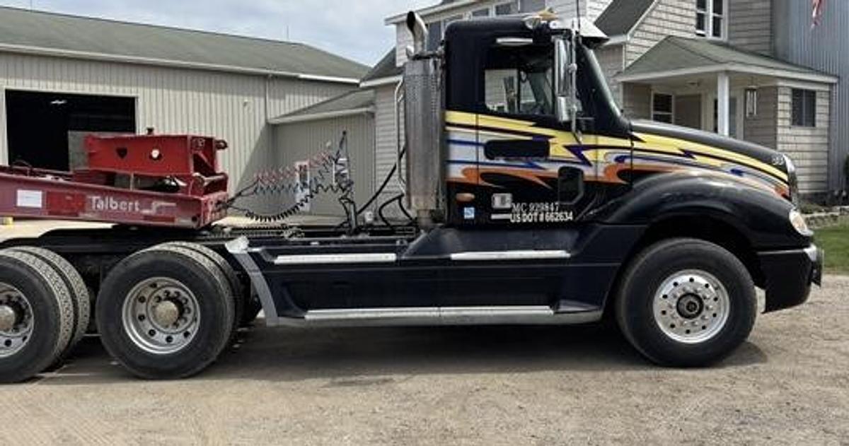 Used 2001 Freight line  Columbia 120/ Wet Line Kit 