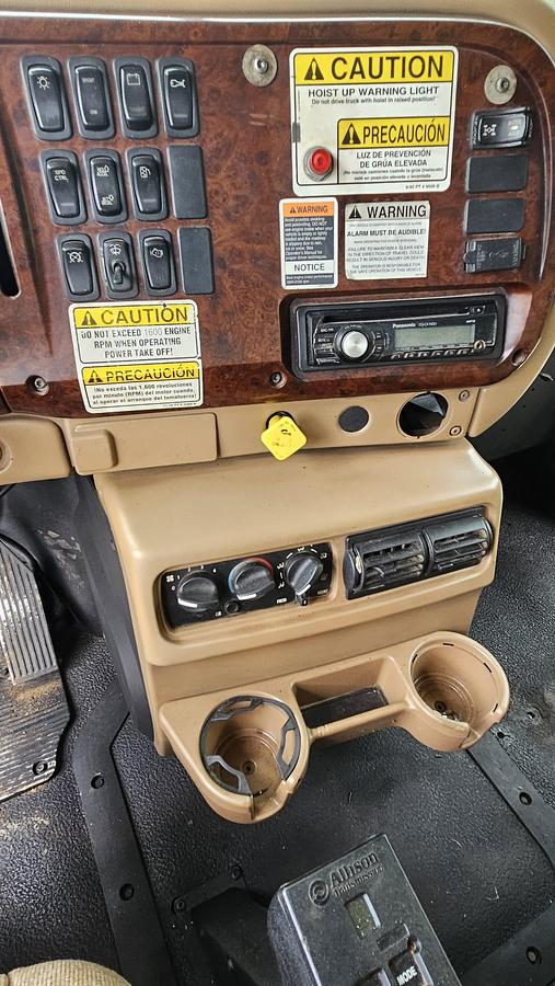 Used 2005 Mack *** ALLISON AUTOMATIC *** CV713 Granite