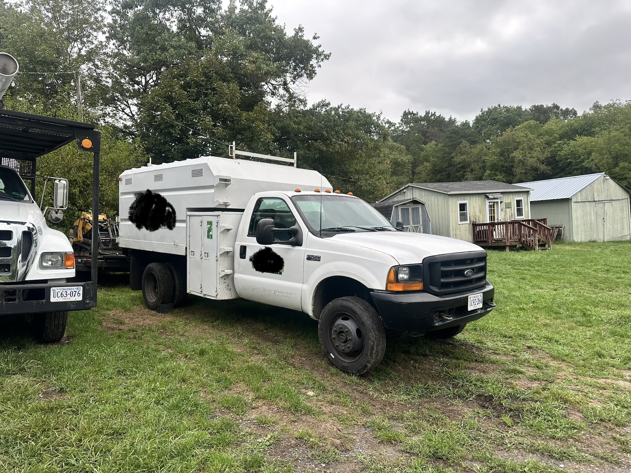 Used 2001 Ford F450 Chip Truck