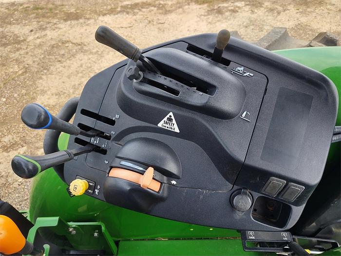 Used 2015 John Deere 5085M