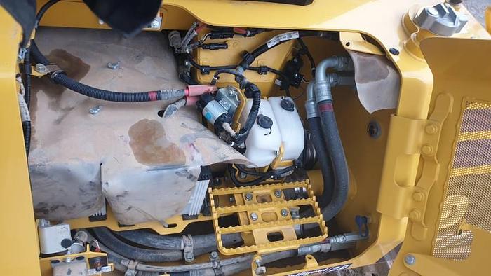 Used 2022 Komatsu D71PXI-24