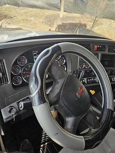 Used 2017 *** ALLISON AUTOMATIC *** Kenworth T880