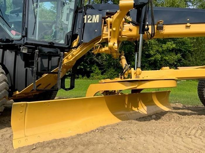 Used 2008 CATERPILLAR 12M