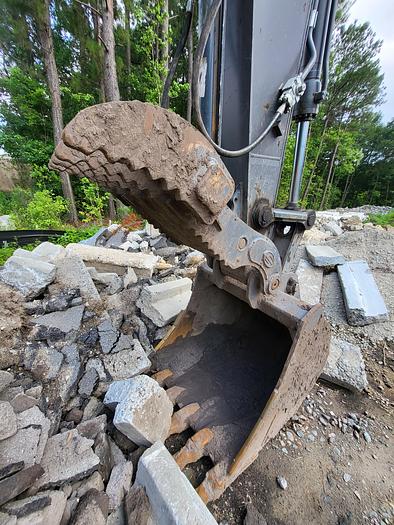 Used 2021 Volvo EC220E