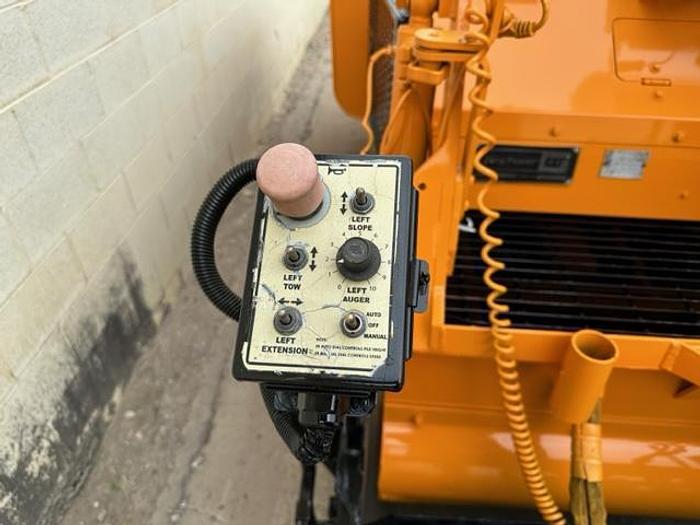 Used 2016 Leeboy 8616B