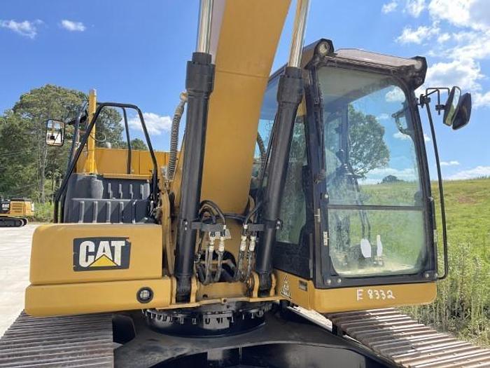 Used 2019 Caterpillar 320