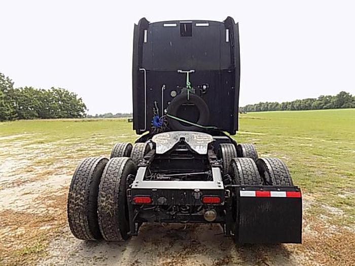 Used 2013 Peterbilt 587 T/A Tractor
