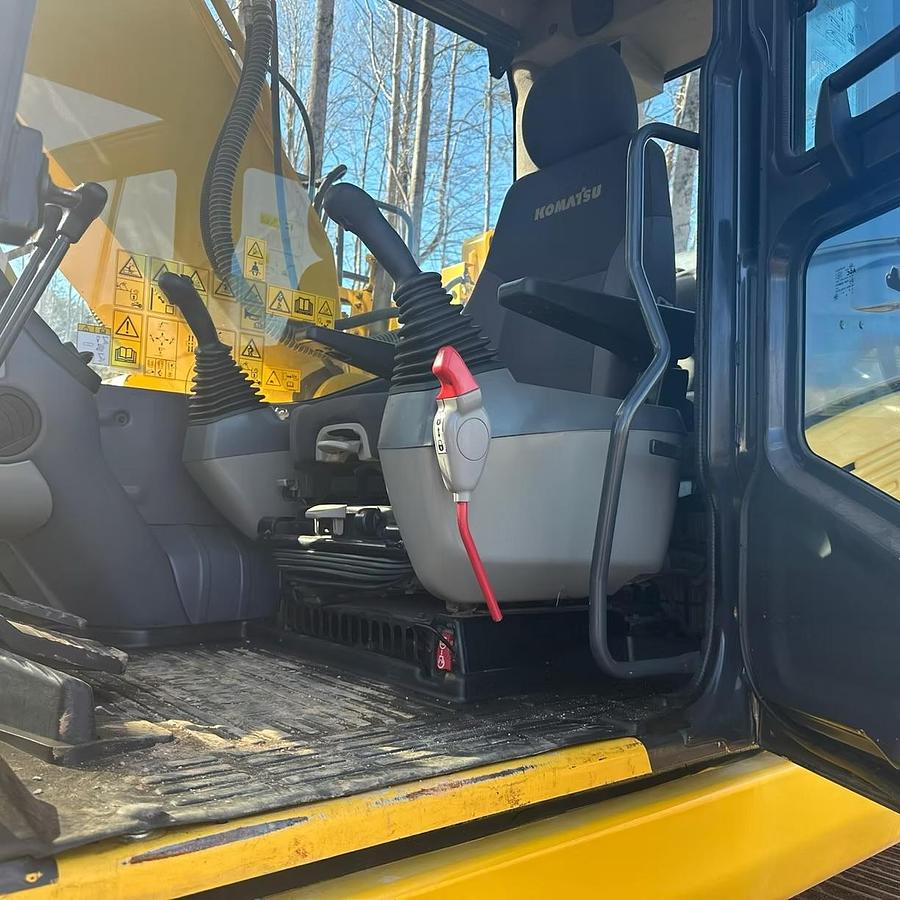 Used 2021 Komatsu PC210 LC-11