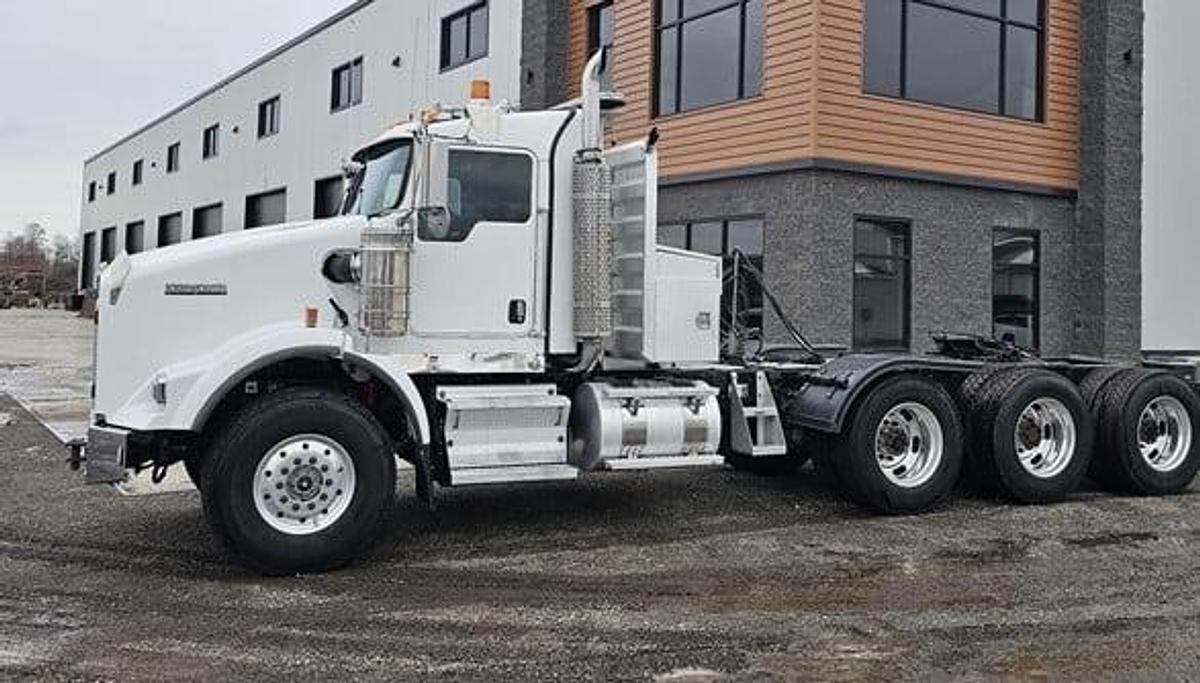 Used 2007 Kenworth T800 DAY CAB/ Drop Axle