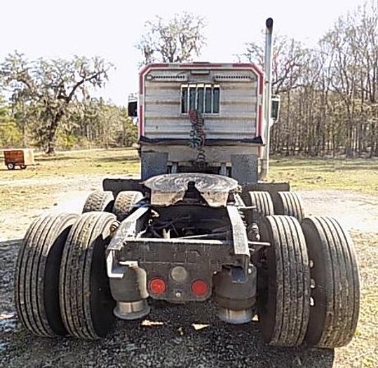 Used 2005 FREIGHTLINER CLASSIC, DETROIT 60 SERIES ENGINE