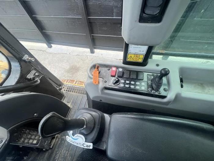 Used 2019 CATERPILLAR 963K