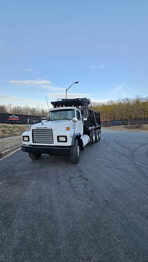 Used 2001 Mack *** Allison Automatic ***  RD688s