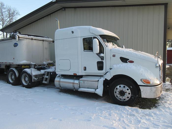 Used 2006 Peterbuit sleeper 387