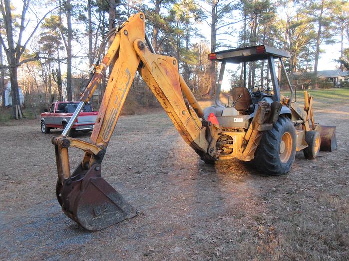 Used CASE 580L Backhoe