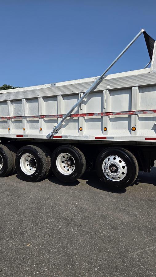 Used 2009 Mack GU713 *** Allison Automatic*** Granite