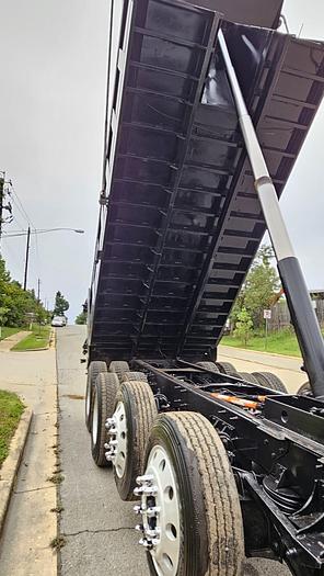 Used 2006 *** ALLISON AUTOMATIC *** Mack CV713 Granite